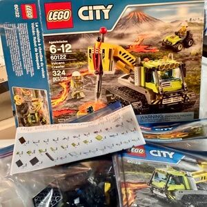 LEGO CITY 60122 "Volcano Crawler" Disassembled; ALL pieces, manuals & box incl.